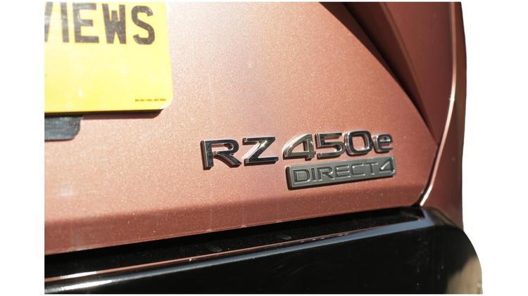 rz_electric_estate_107758.jpg - 450e 230kW Dir4 Takumi 71 kWh 5dr Auto [Bi-tone]